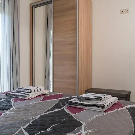 Anemoelia Ii Apartment *